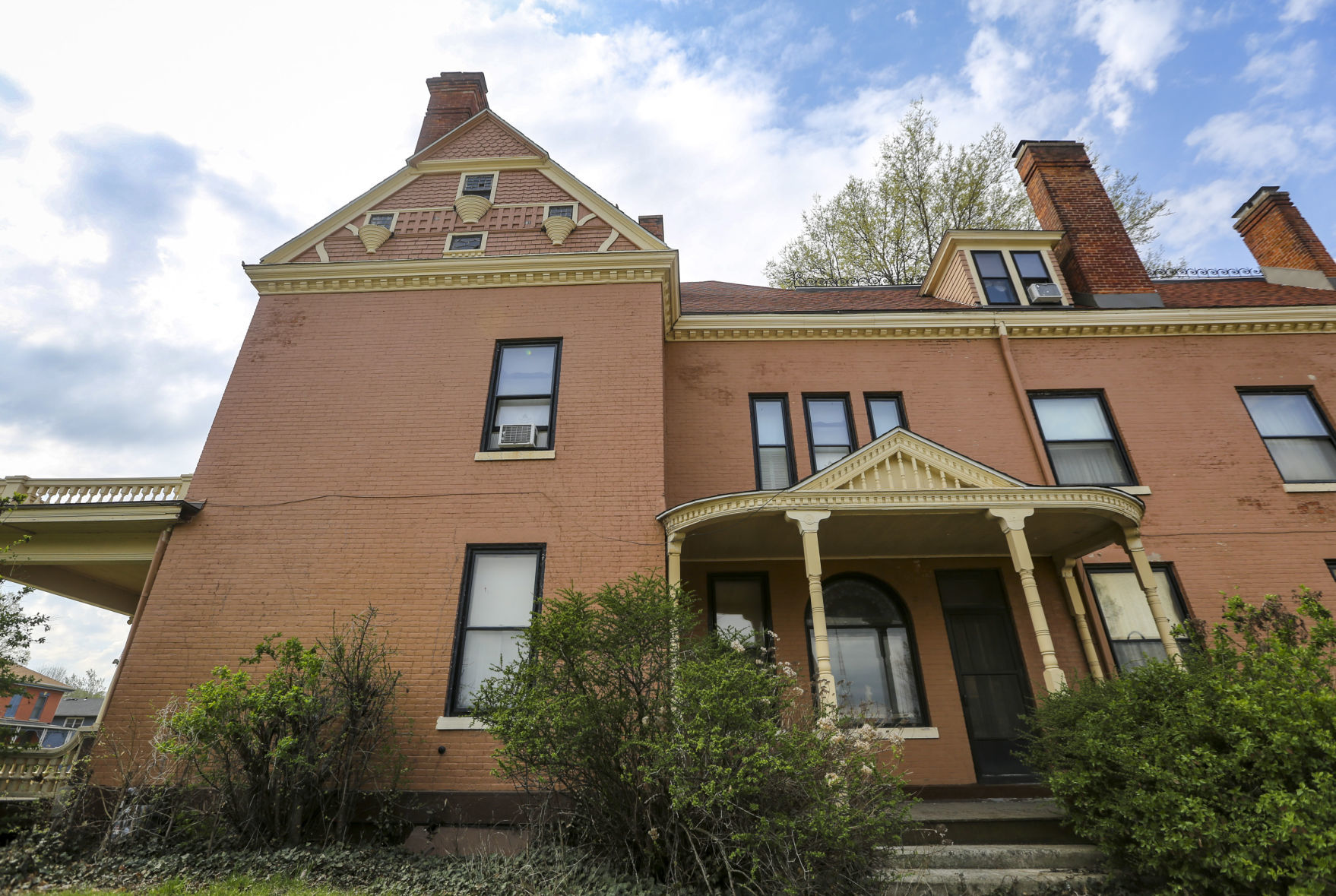 050118-qct-fea-house-014